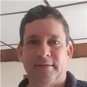 Soy profesor normalista superior con énfasis en tecnología e informática cómo también especialista en aplicación de TIC para la educación, dirigida a jóvenes de cualquier edad escolar